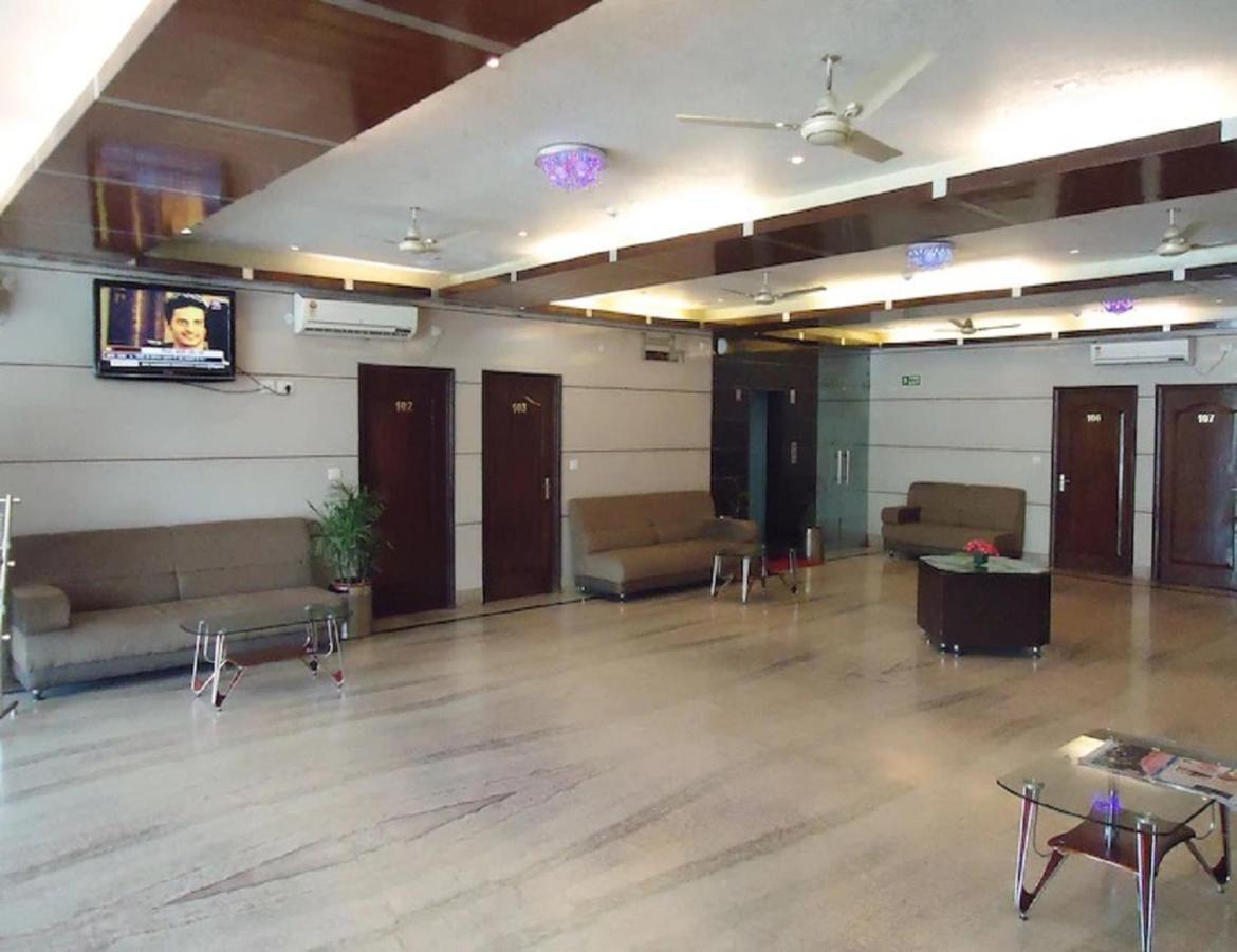 Basera, Hotel 3*